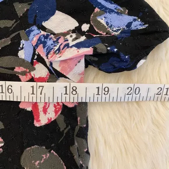 Isabel Maternity by Ingrid & Isabel Floral Print Short Sleeve Shirt Small - Picture 8 of 9